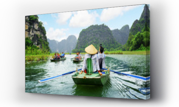 Wizualizacja Obrazu : #116769183 Turyści w łodziach. Wioślarze używający stóp do napędzania wioseł, Wietnam