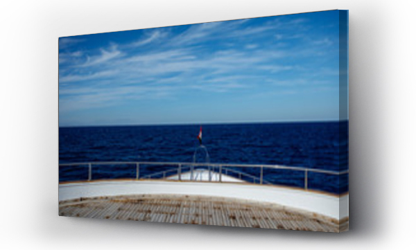 Wizualizacja Obrazu : #186158324 Widok na morze z pok?adu jachtu