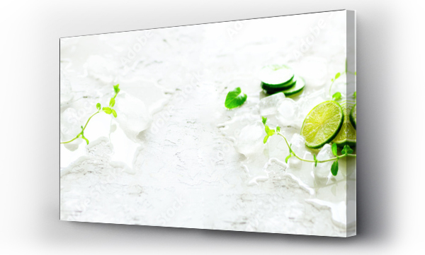 Wizualizacja Obrazu : #190061461 Domowej roboty lemoniada limonkowa z ogórkiem, rozmarynem i lodem, białe tło. Zimny napój, woda detox. Copyspace. Banner