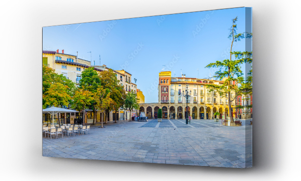 Widok na plaza del mercado w hiszpańskim mieście logrono