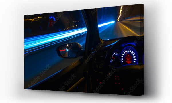 Wizualizacja Obrazu : #224247488 Ruch samochodu w nocy przy prędkości widok z wnętrza, świetlista droga z reflektorami z samochodem przy dużej prędkości