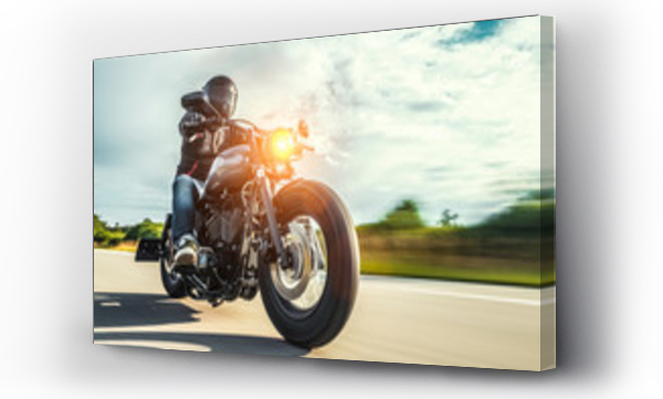 Wizualizacja Obrazu : #226849822 motocykl na drodze jazdy. zabawy jazdy pustej drogi na motocyklu wycieczki / podróży