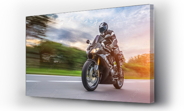 Wizualizacja Obrazu : #242559263 motocykl na drodze jazdy. zabawy jazdy pustej drogi na motocyklu wycieczki / podróży