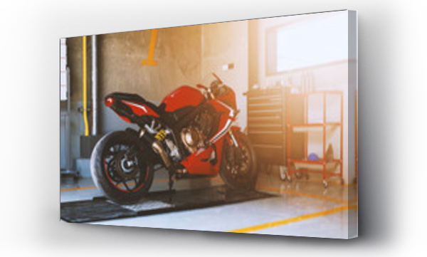 Wizualizacja Obrazu : #251792543 Zbliżenie na motocykl sportowy w stacji napraw i blacharni z miękką ostrością i światłem w tle
