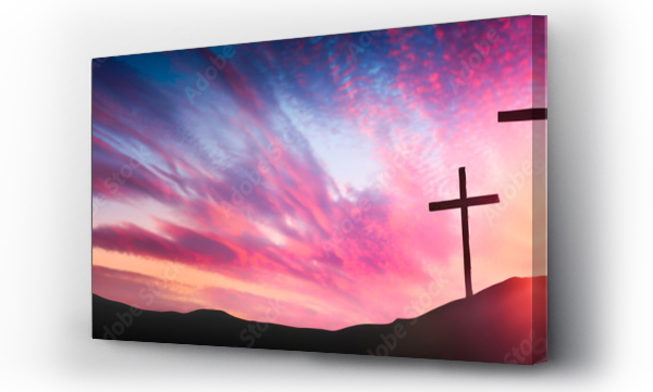Trzy drewniane krzyże na wzgórzu Calvarys o wschodzie słońca - koncepcja ukrzyżowania i zmartwychwstania Jezusa Chrystusa