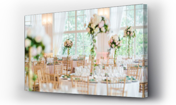 Wizualizacja Obrazu : #279087891 Luksusowa dekoracja stołu weselnego. Specjalne ustawienie stołu na imprezę. Świeże dekoracje kwiatowe.