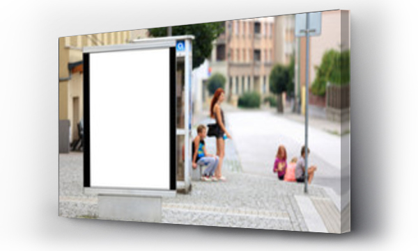 Wizualizacja Obrazu : #286244135 Bilbord reklamowy w centrum miasta, w tle dzieci na chodniku, przystanku autobusowym. 