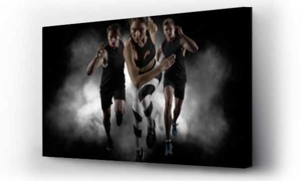 Wizualizacja Obrazu : #286715658 Sportowa młoda kobieta i mężczyźni biegnący