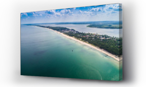 latarnia morska, plaża, żaglowce