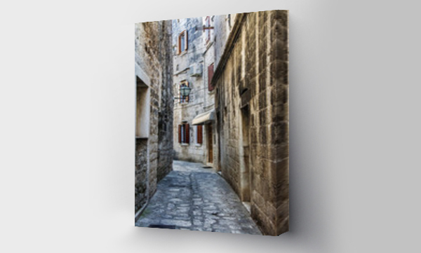 Wizualizacja Obrazu : #298461611 stare miasto Trogir w Chorwacji, w?ska uliczka