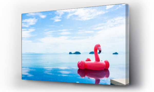 Piękny odkryty basen w ośrodku hotelowym z flamingiem pływać wokół morza ocean biały cloud na niebieskim niebie