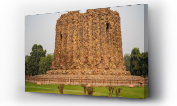 Wizualizacja Obrazu : #308430618 Alai Minar is an unfinished, incompleted monument within the Qutb Minar complex in New Delhi.