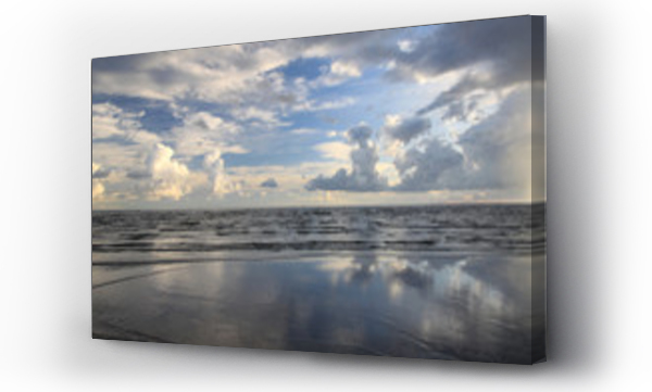 Wizualizacja Obrazu : #322125668 ekspresyjne niebo i morze w pochmurny dzie?