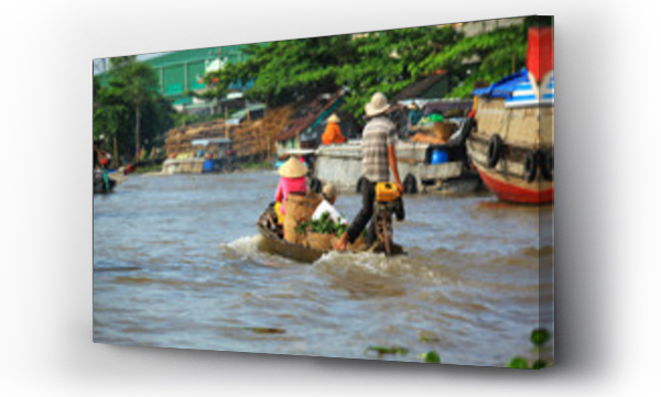 Wizualizacja Obrazu : #338876148 ludzie na ?odzi transportuj?cy owoce na rzece Mekong - Wietnam