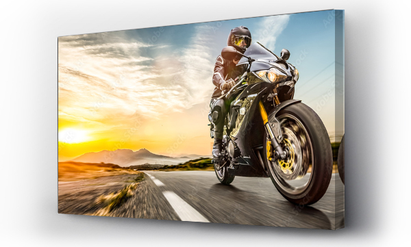 Wizualizacja Obrazu : #352593878 motocykl na drodze jazdy. zabawy jazdy pustej autostrady na wycieczkę motocyklową / podróży
