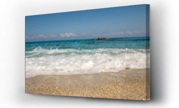 Wizualizacja Obrazu : #370935745 morska piana na piaszczystym brzegu