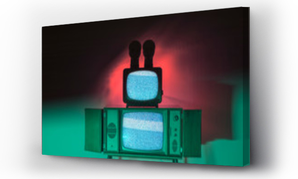 Wizualizacja Obrazu : #372350041 eksperymenty świetlne z retro telewizorami i głowami lalek