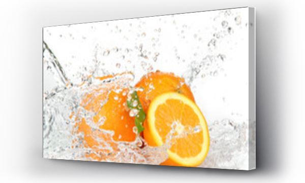 Owoce pomarańczy z wodą rozpryskową
