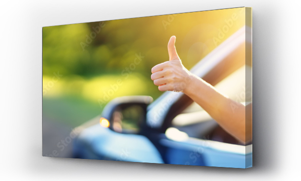 Wizualizacja Obrazu : #422391468 Kobieta w samochodzie gestykuluje kciukiem w górę