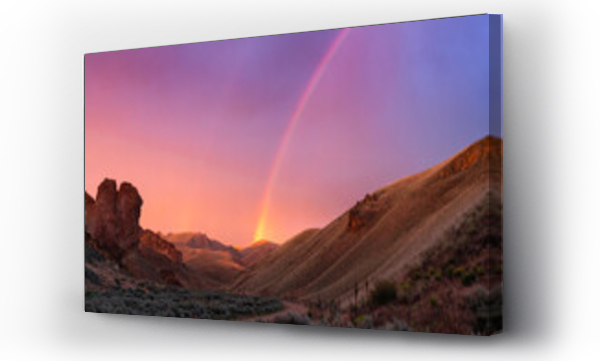 Wizualizacja Obrazu : #426119872 Stany Zjednoczone, Oregon, Tęcza nad pustynnym krajobrazem przy zachodzie słońca