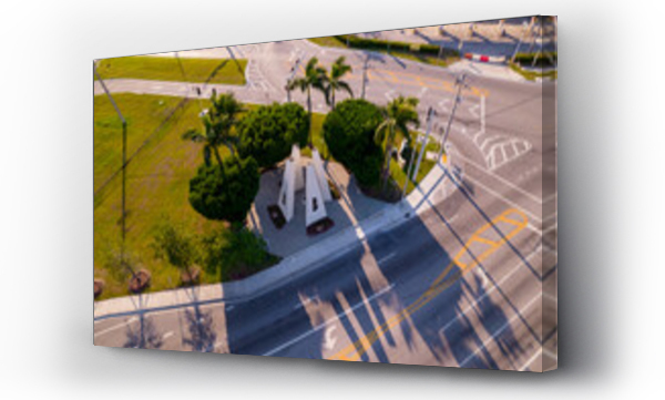 Wizualizacja Obrazu : #429207555 Historic monument statue in Hialeah Gardens Florida