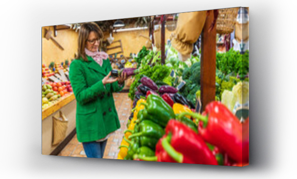 Wizualizacja Obrazu : #462713187 Woman shopping for fruit and vegetables in organic shop