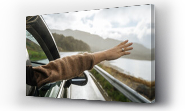 Wizualizacja Obrazu : #463150183 Crop hand sticking out from car window in countryside