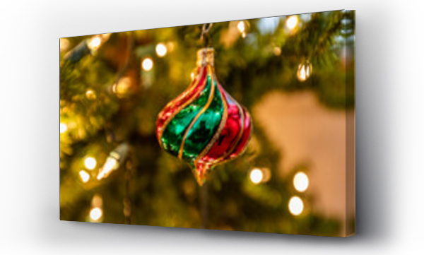 Wizualizacja Obrazu : #491338069 Glass Christmas ornament on Christmas tree