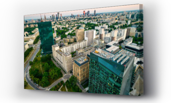 Wizualizacja Obrazu : #513294326 Warszawa, panorama centrum Warszawy o zachodzie s?o?ca, centrum biznesowe 2022. Zachodz?ce s?o?ce odbite w budynkach.