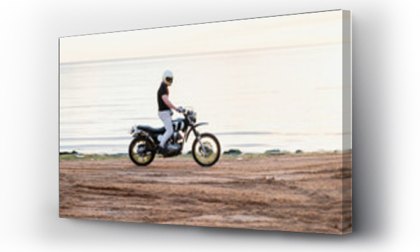 Wizualizacja Obrazu : #532558971 Rider ride a motorcycle fast on the beach