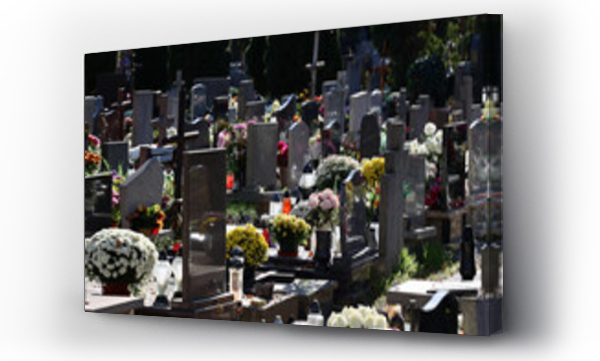 Wizualizacja Obrazu : #544602596 Widok na cmentarz z nagrobkami w czasie ?wi?ta zmar?ych.