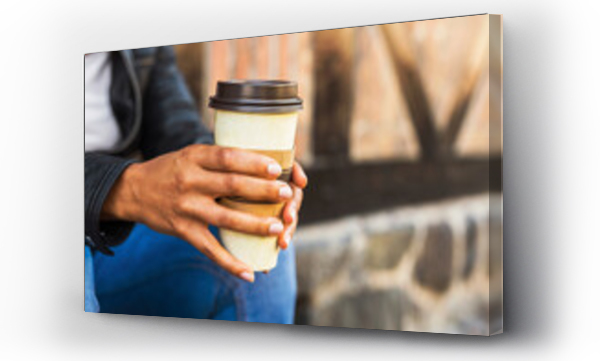 Wizualizacja Obrazu : #585755071 Female hand holding cup of coffee