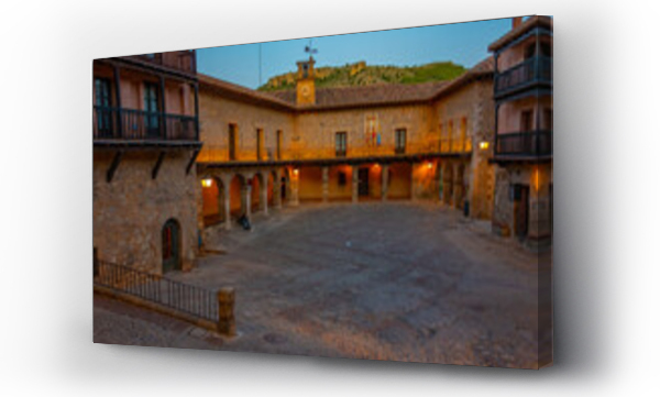 Wizualizacja Obrazu : #586012499 Sunset view of Plaza Mayor in Spanish town Albarracin
