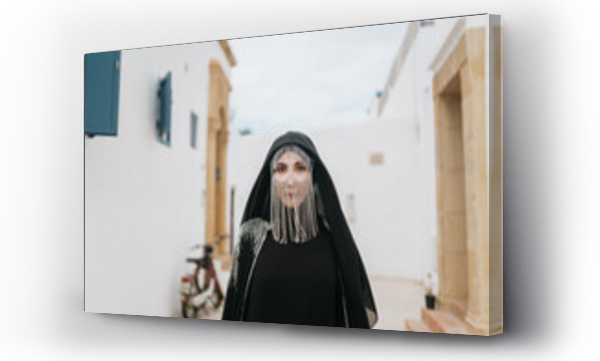 Wizualizacja Obrazu : #603079582 Closeup of Muslim woman walking