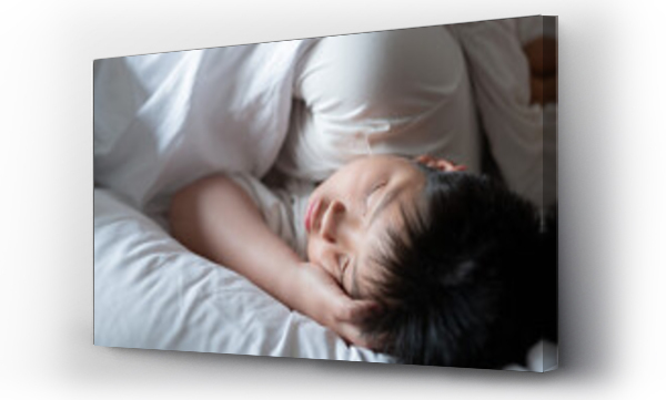 Wizualizacja Obrazu : #662543560 asian boy sleep on bed, child sick, kid sleep
