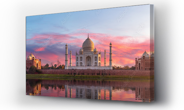 Wizualizacja Obrazu : #669263738 Famous Taj Mahal on sunset, view from the river Yamuna, Agra, India