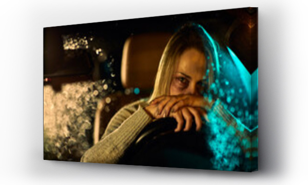 Wizualizacja Obrazu : #672358730 Woman with bruises driving a car at night