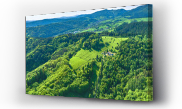 Wizualizacja Obrazu : #690091480 Lot nad Dolin? Muszynki w Muszynie wiosn?. Pi?kne krajobrazy wiosenne.