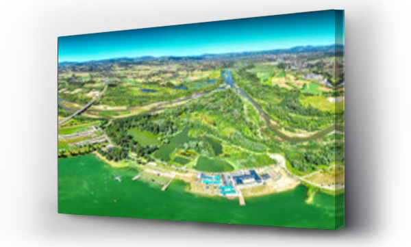 Wizualizacja Obrazu : #735966389 Stawy Rekreacyjne i aquapark Remarland w Starym S?czu latem. Krajobrazy letnie.