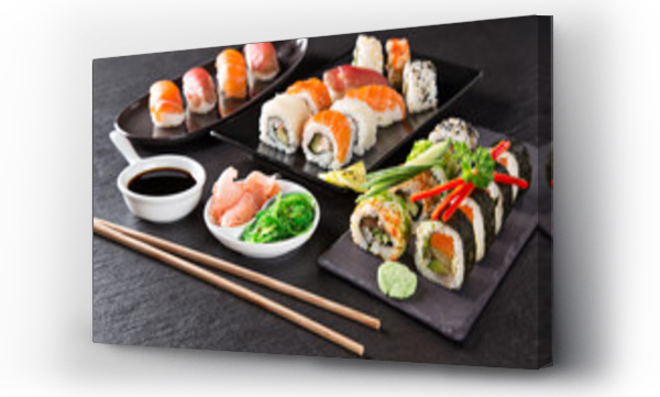 Wizualizacja Obrazu : #82346311 Japoński zestaw do sushi z owocami morza