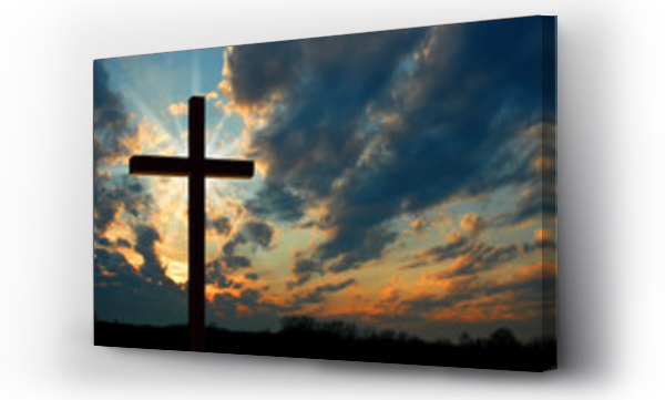 krzyż o zachodzie słońca